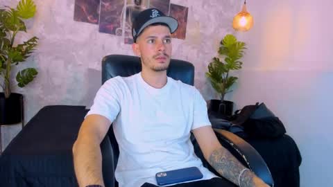 Nils online show from 11.21.25