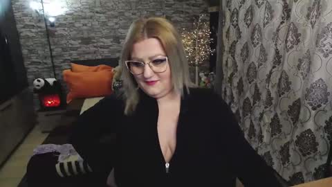 Snapshot of nimphoteasex chatting on 01.14.25 Blonde Nimpho online show from 01.14.25