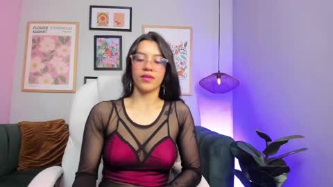 Snapshot of nina__dixon chatting on 02.06.25 Nina online show from 02.06.25