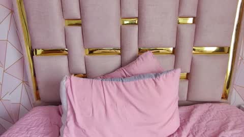 Nina Carther online show from 03.18.26