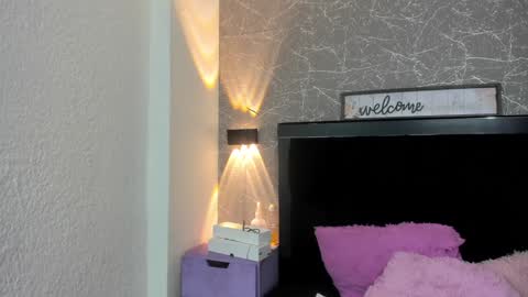 Nina online show from 01.30.25