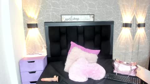 Nina online show from 01.31.25