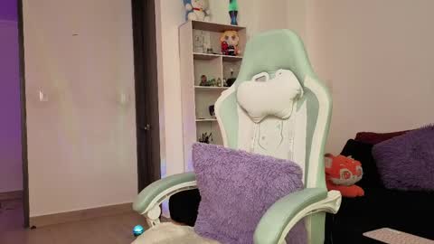 Nina Neon Nostrade online show from 04.16.26