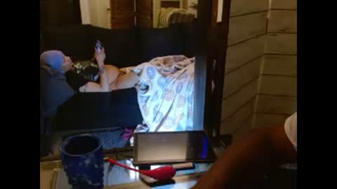 Nina Fame online show from 10.22.25