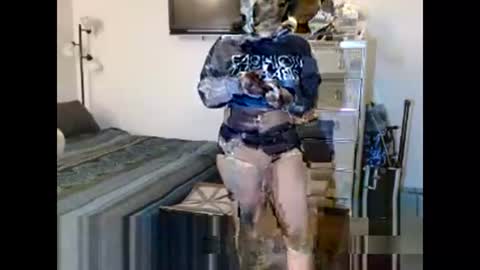 Nina Fame online show from 11.16.25