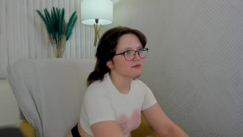 nina lunaa online show from 10.01.25