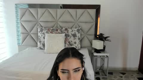  Nina  online show from 10.17.25