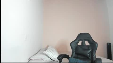 Snapshot of nina_pons chatting on 02.04.26 Nina online show from 02.04.26