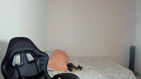 Snapshot of nina_pons chatting on 04.17.26 Nina online show from 04.17.26