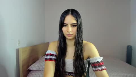 Snapshot of nina_pons chatting on 04.27.26 Nina online show from 04.27.26