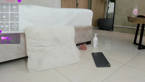 NINA online show from 01.06.25