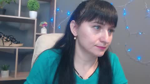 ninaflawlees online show from 11.22.25