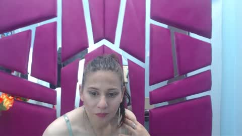 Snapshot of ninahot_ chatting on 03.05.25 Nina online show from 03.05.25