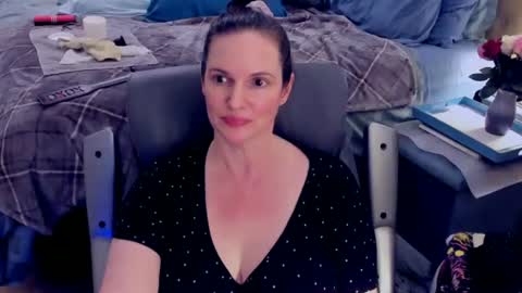 Snapshot of ninajaymes chatting on 01.19.25 Nina Jaymes online show from 01.19.25