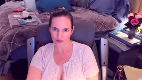 Snapshot of ninajaymes chatting on 01.21.25 Nina Jaymes online show from 01.21.25
