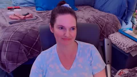 Snapshot of ninajaymes chatting on 09.10.25 Nina Jaymes online show from 09.10.25