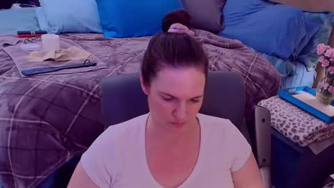 Snapshot of ninajaymes chatting on 09.18.25 Nina Jaymes online show from 09.18.25