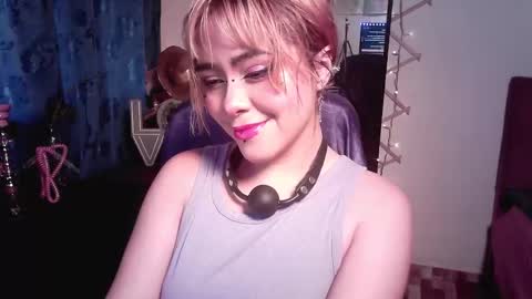Snapshot of ninamon206063 chatting on 10.01.25 NIina Mon online show from 10.01.25