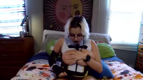 Snapshot of ninarei17 chatting on 02.23.25 Nina Rei online show from 02.23.25