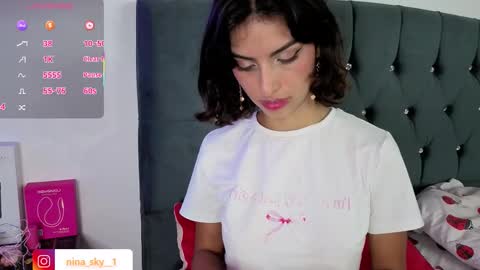 ninasky19 online show from 11.14.25