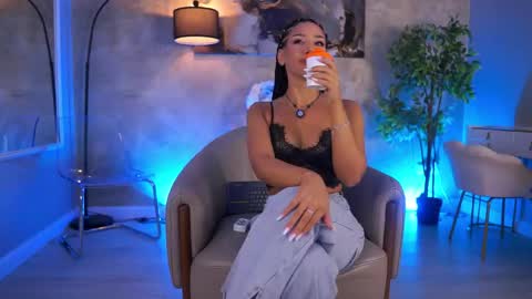 Snapshot of ninasolenne chatting on 06.01.26 Ninna online show from 06.01.26