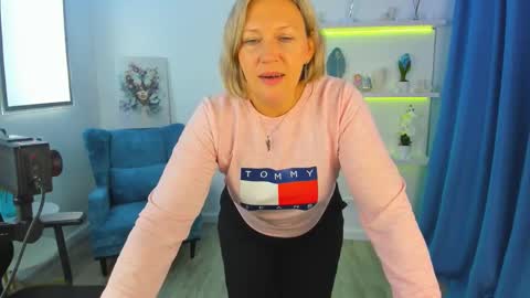 ninastarle online show from 10.12.25