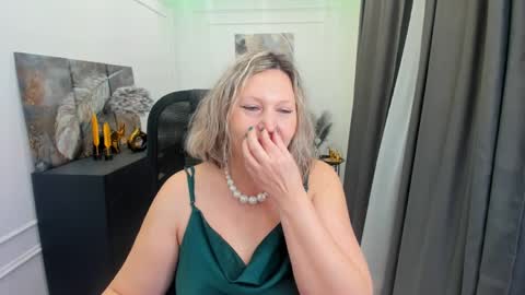 ninastarle online show from 04.02.26