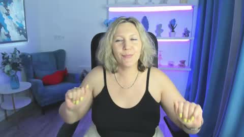 Snapshot of ninastarle chatting on 05.21.26 ninastarle online show from 05.21.26
