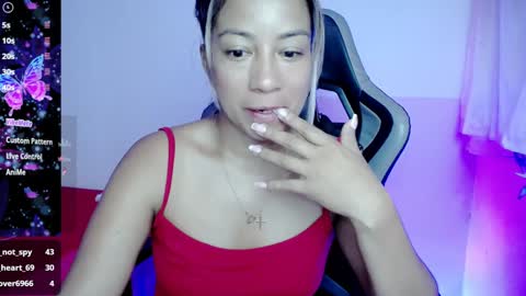 Snapshot of ninatinydoll1 chatting on 01.11.25 ninatinydoll1 online show from 01.11.25