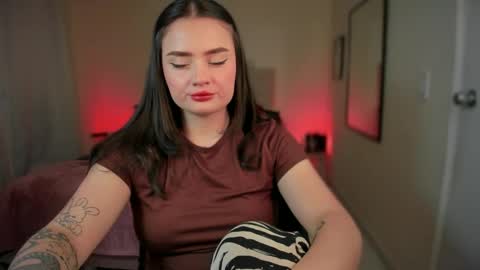 Snapshot of ninavolkov chatting on 01.15.25 ninavolkov online show from 01.15.25