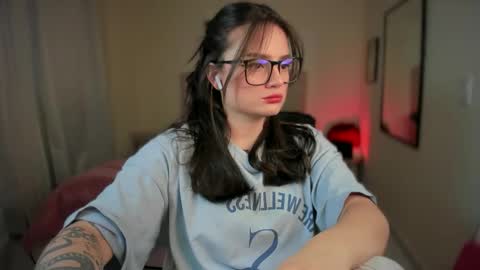 Snapshot of ninavolkov chatting on 01.19.25 ninavolkov online show from 01.19.25