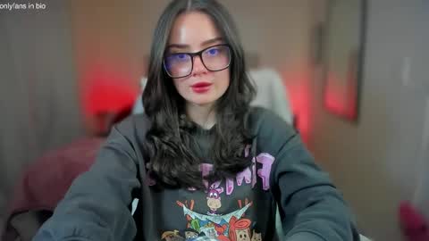 Snapshot of ninavolkov chatting on 02.22.25 ninavolkov online show from 02.22.25