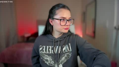 Snapshot of ninavolkov chatting on 02.26.25 ninavolkov online show from 02.26.25