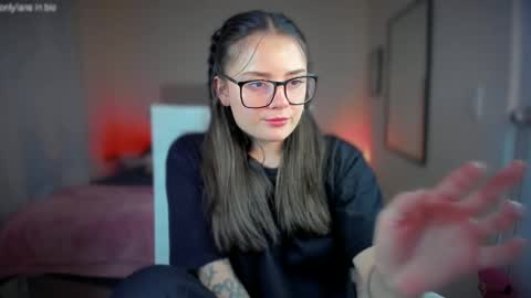 Snapshot of ninavolkov chatting on 03.02.25 ninavolkov online show from 03.02.25