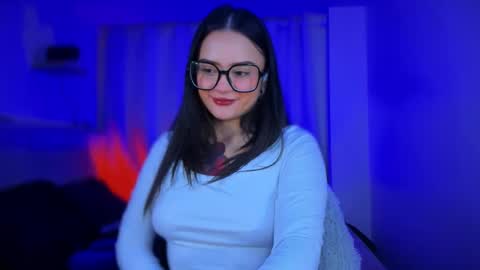 Snapshot of ninavolkov chatting on 09.11.25 ninavolkov online show from 09.11.25