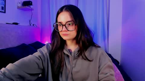 Snapshot of ninavolkov chatting on 10.01.25 ninavolkov online show from 10.01.25