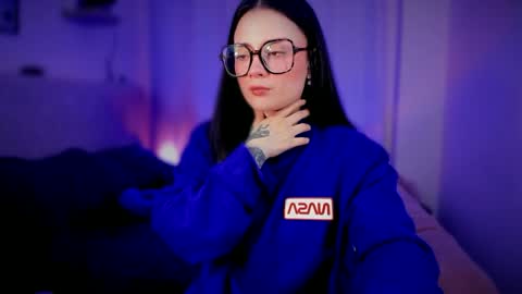 Snapshot of ninavolkov chatting on 10.02.25 ninavolkov online show from 10.02.25