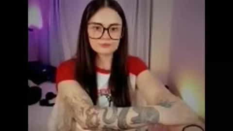 Snapshot of ninavolkov chatting on 10.14.25 ninavolkov online show from 10.14.25