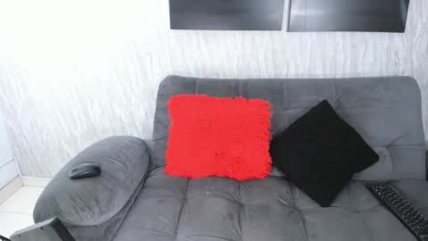 nini_beyker online show from 11.23.25