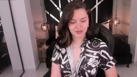 Snapshot of nini_solei chatting on 04.23.26 nini_solei online show from 04.23.26