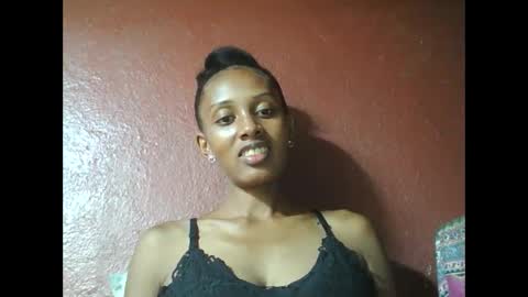 Snapshot of ninie246746 chatting on 02.15.25 ninie246746 online show from 02.15.25