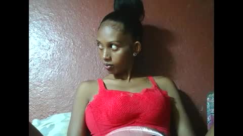 Snapshot of ninie246746 chatting on 02.22.25 ninie246746 online show from 02.22.25