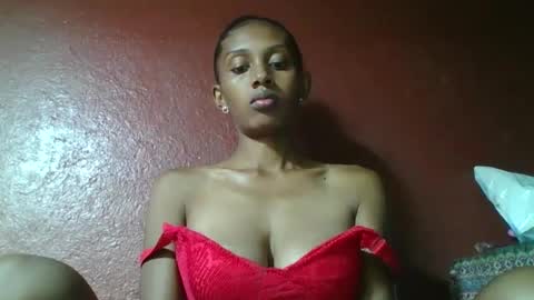 Snapshot of ninie246746 chatting on 02.23.25 ninie246746 online show from 02.23.25