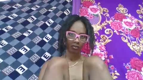 Snapshot of ninie246746 chatting on 04.17.26 ninie246746 online show from 04.17.26