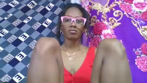Snapshot of ninie246746 chatting on 04.17.26 ninie246746 online show from 04.17.26