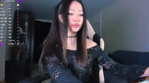 Yumi  ig yumibaee online show from 02.20.25