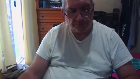 Dennis online show from 10.20.25