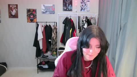 Snapshot of nishazenisek chatting on 05.21.26 Alice online show from 05.21.26
