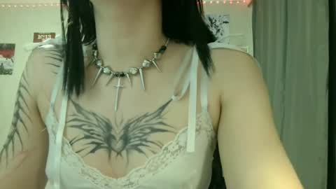 Snapshot of nishazenisek chatting on 06.04.26 Alice online show from 06.04.26