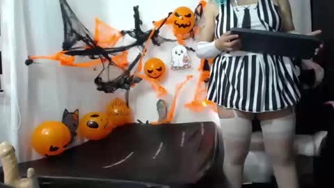 Niuk online show from 10.26.25